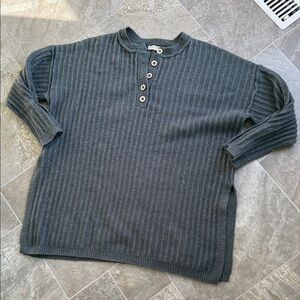 Free people Intimately free XS ladies Gray ribbed Sweater Button Detail